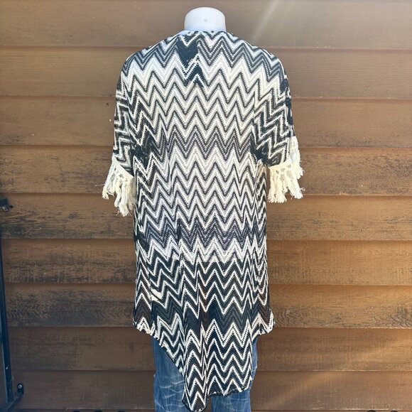 J.W. Shan Black & White Lace Kimono NWT Cardigan Size M/L - Picture 4 of 6